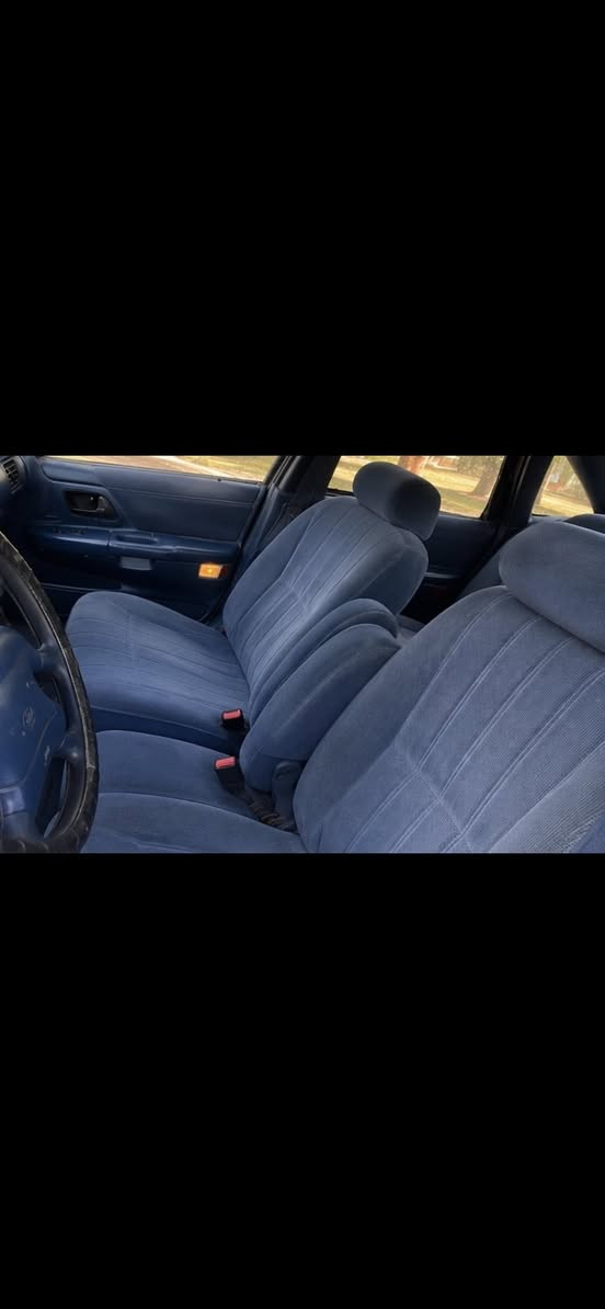 السلام عليكم

للبيع 🚗

فورد تورس موديل 1995
أمريكي | رقم بغداد
محرك: 6 سلندر (3000)

سيارة نظيفة جداً وجاهزة للاستخدام فوراً بدون أي مصاريف.

✔️ المحرك نظيف
✔️ الكير نظيف
✔️ الكهربائيات نظيفة
✔️ مكفولة من الصبغ والضربة 

الإضافات:
✔️ صدر جديد أمامي وخلفي
✔️ غرفة داخلية جديدة بلادية
✔️ ويل كب

سيارة مرتبة وتستاهل.

السعر: 30 ورقة (قابل للتفاوض)

📍 الموقع: الأنبار / حديثة

📞 للاستفسار الاتصال على الرقم: ***********
