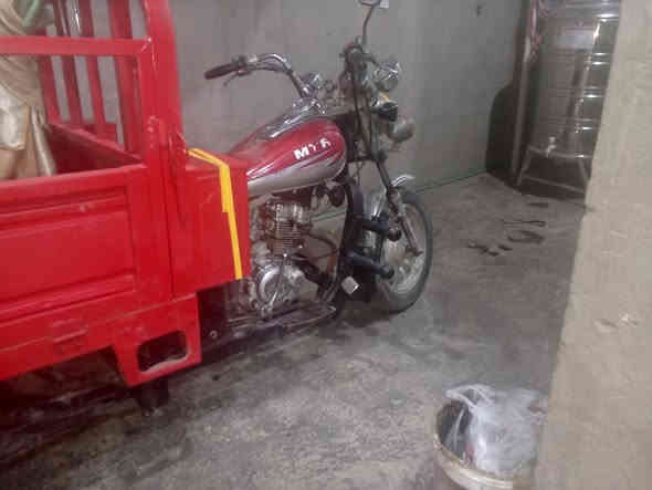 سلام عليكم ستوته متيار موديل 18 ستوته جديده غير من الله ماكينه مجففه الجديده كهربائيات شغاله ماكينه دايوان ستوته اصولي اوراق  سلف هندر تشتغل مكان واسط الصويره  مليون وربع وبيها مجال هذا الرقم اتصلي بي 
***********
