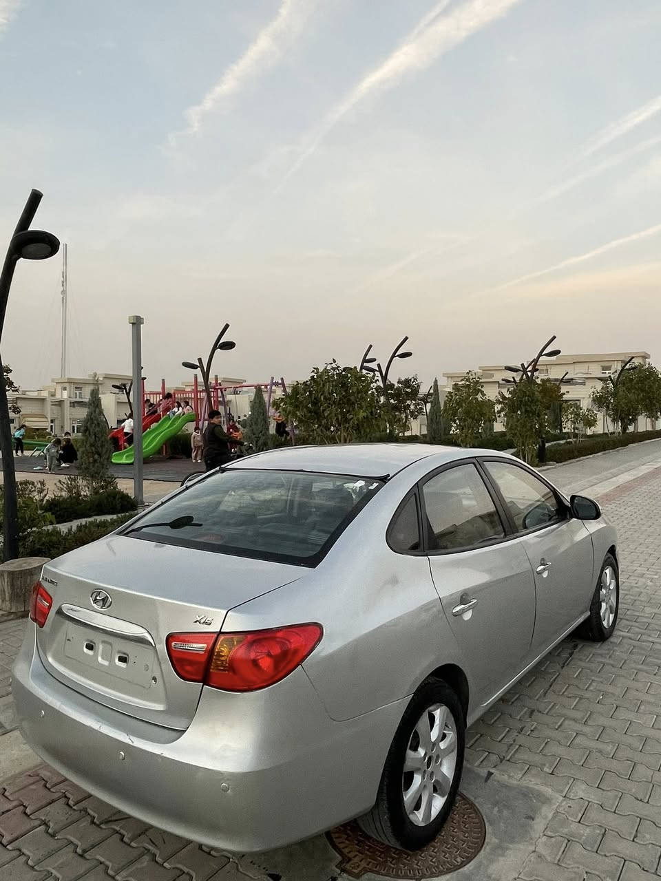 بەناوی خودای گەورە ❤
نمونەیە لە جوانی لـۆکک🔥.
بــــــــۆفـــــــــرۆشـــــتن 📢.
بڕاوەی دووبـەی 👑.
لــــۆۆۆۆۆۆۆۆک وەک شەریکە ماوەتۆ 📦📦.
سەیـەرەکە ماڵی دۆستە یەک دینار مەسرەفی تیا نەماوە سەقفـی شوشە نەبێ نەتەوێ
فوول مواسەفات بەسمە، کوشن جلد و هیتەر ئاوێنە ئیشارات لایت لیزەری گێچ وەنەوشە لایت ڕەش سیستەم ئیکۆ 
گێـڕ و مەکینەی وەشەرت  
لەڕاستی جوانترە نەک بڵێی بەس ڕەسمە
تـایەو ویـلی لۆکککک🛞🛞. 
ناو دەرەوەی لۆکە ماشاللە 
فوول مواسەفاتە  بەس سڵاید نییە 
زەمانی هەموو شتێکی ئەکەم👍🏻👌🏻.
مەکینەو گێڕی وەشەرتە تەبریدی سارد و گەرم جایزە
سەیارەکە مۆدێلی (2009)یە 
سەیارەی مەعرەز نیە ماڵی دۆستە
بەدوای عەیبا مەگەڕێ ڕۆن و پاتری تایەو ویلی   هەمموی جایزە  
یەک تەقەو ڕەقەی تیا نیە برێکی مەسبووتە 
کەمێ مەجالی برایانەشی تیایە
لە کەلارم
ئەوە ڕەقەمەکەمە یان ئەدم بۆ بنێرە لە خزمەتام موشتەری نیت سەری خۆت و منیش مەهێشێنە
***********
