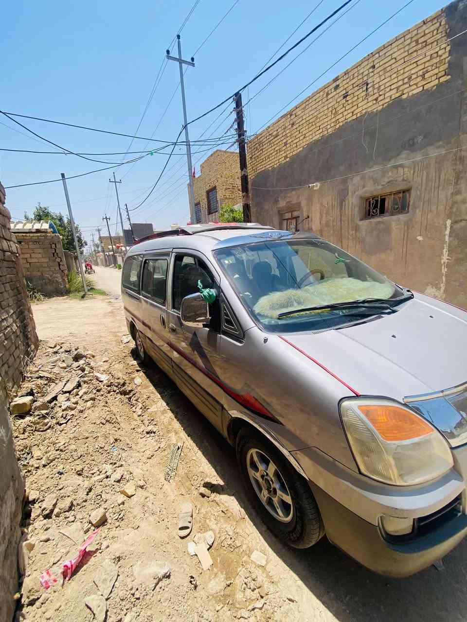 السلام عليكم اخوان
سياره بسعر مناسب 
2005 رقم بصره حالياً صدامي ابيعك انكليزي تحول ب اسمك وكل تكاليف التحويل عليه 
بسبب دوامي ماكدرت احولها ب اسمي
مكينه مفتوح كير عادي مكينه كلش نضيفه 
مصبوغه حزام ومكفوله من الحادث 
السياره جاهزه من كلشي ومابيها اي نقص من حداديه من كهربائيات  غرفتها كلش نضيفه كشنات ودشبول وبطاين حلوه 
سعرها 62 ومستعجل ع البيع
مكاني حله
***********
