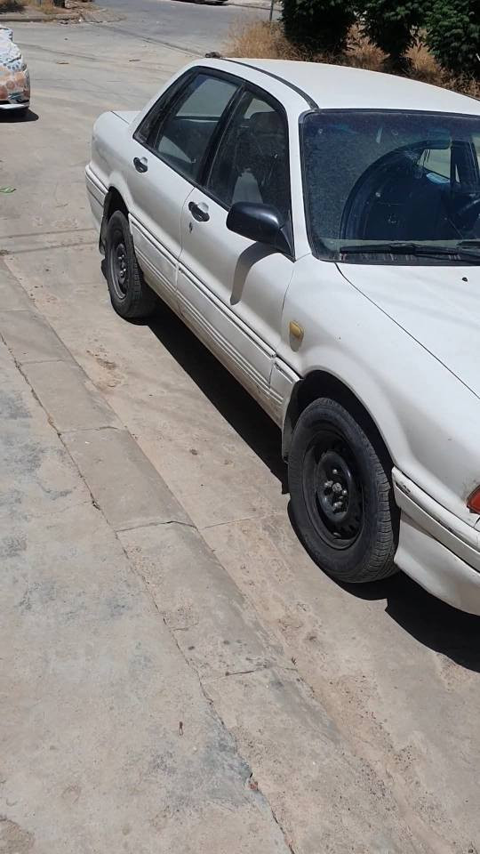 گڵاند 92 گێڕ عادی ڕەقەم سلێمانی سەنەوی تازەیە تا 29 بەناوی خۆمەوەیە سەقف و شان بۆیاخی نییە حیزام نییە بە حیزام ئەیفرۆشم مەکینەی لۆک گێڕی بێ عەیب پێش و دوای بەشەرت کارەبای مەزبوت داشبڵی جوان بۆ مەسرەف مەگەڕێ سەیارەی مەعرەز نیە هی ماڵی خۆمە
.
لە سلێمانێم 
نرخ 37 تۆزێ معامەلە
*********** السليمانية, العراق
