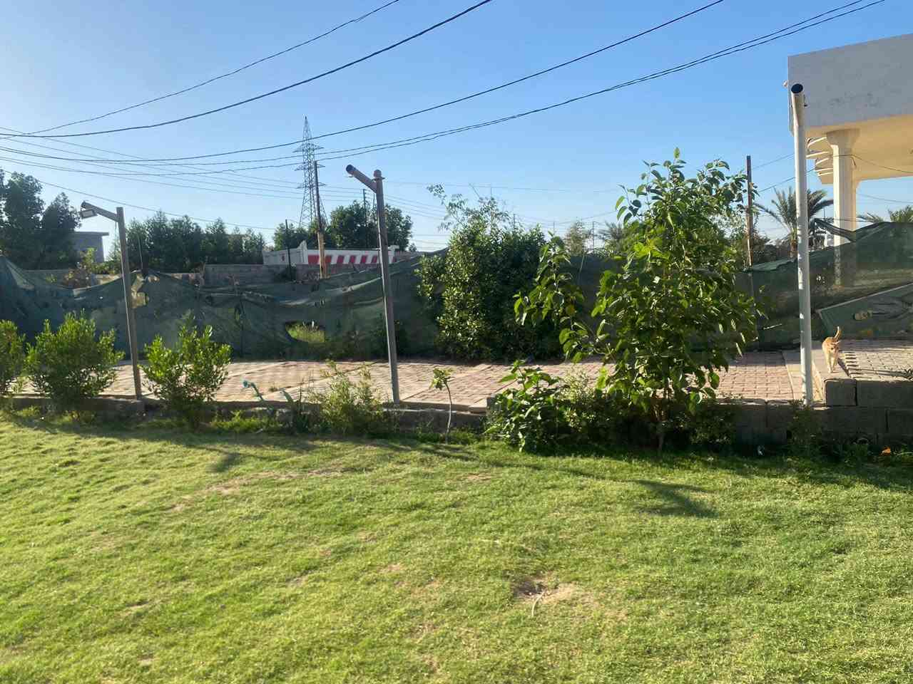 بيت مساحه 1000متر سند 35منطقه السياحي خلف مدرسه مسقط قرب السده يتكون البيت من غرف عدد2 غرفه 5/50في4
والثانيه 7/50في4/50 داخل الغرفه حمام +منزع. يعني سويت صاله 8في4 مطبخ عدد2حار وبارد حمام 2/50في2/50 نقص البيت استقبال ودرج وبضهر البيت مسبح 6في3 قيد الانشاء
السعر100قابل للتفاوض 
هاتف ***********
