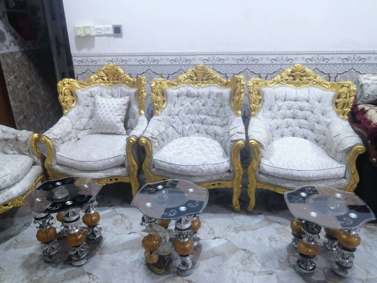 للبيع ديوان درجه والئ مستعجل 14مقعد +7طبلات اصليه +طبله جبيره 1  تصال ***********
***********
