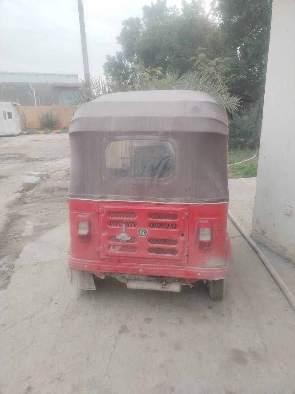 السلام عليكم تكتك ١٨ للبيع السعر ٣ بيها مجال ان شاء الله المكان بغداد الشعله رقم الهاتف ***********
