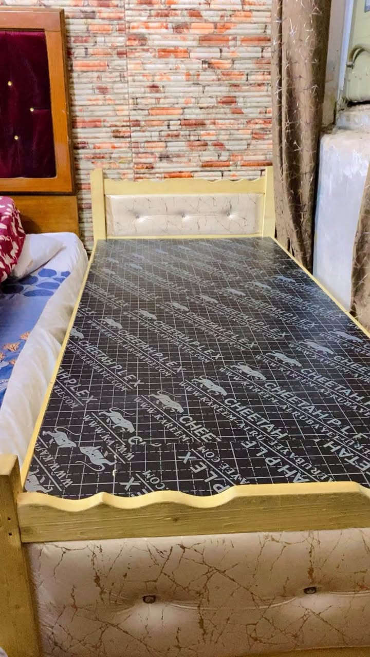 السلام عليكم عندي غرفة صاج كامله  خمس قطع بيها اضرار بسيطه بس نضيفه  الغرفه متكونه من  جربايه ام النفرين وكنتور خمس ابواب وميز تواليت وكومدي عدد اثنين  وعندي جربايه خشب ام النفر  جديده ونضيفه ويجي وياهن طبلات رباعيه وتيبلم اثنين شغالات كلهن اريدهن ب400


**إذا كنت صاحب هذا الإعلان وتريد حذفه لأي سبب، رجاءا أرسل رسالة إلى الدعم الفني**