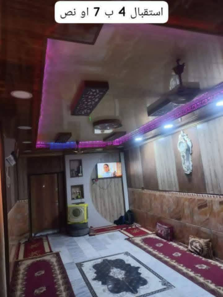 للبيع ٤٠ متر ركن مربع طابقين ع ساحه  شارع ١٥ 
 ثاني قطعه عن شارع ٦٠ التجاري  نداء عامود ٢٣ تنزله 
مكان حلو قريب وهادء  ***********   واتساب
