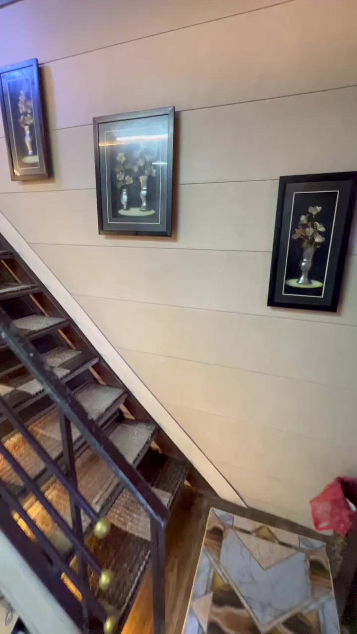 السلام عليكم
مشتمل للبيع

المساحة ٩٢ متر البناء عكادة طابقين

الواجهة ٤ متر والنزال٢٣

 يحتوي على ٢ غرف نوم 

 ومطبخ  ١ 

 وحمام ١

وصاله كبيرا

  وصاله صغيره في الطابق الثاني  

مكان المشتمل حي العامل - بغداد

السعر196 وبي مجال  بسيط

المراجعة على  الوتساب او الماسنجر 

 ‭0772 847 0310‬
