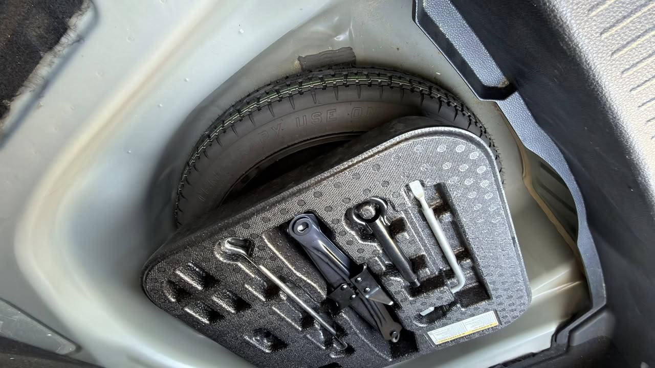 السلام عليكم كورلا موديل 22حادث بنيد فقط 
سياره بعدهي على وضع شركة ماشيه 17الف قابل لزياده 
محرك 1800 رقم ذي قار معوقين وكالة عاامة 
جاهزا للخير تخم تاير وسبير الشركة
ارضية جلد سيارة جديدة جديدة لاشخوط ولا بارد
المكان الناصرية المركز
***********
