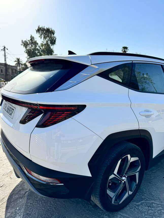 السلام عليكم 
توسان 2023 فول مواصفات ما عدى البانوراما ماشية 48 الف 
السيارة بدون قطرة صبغ بيهة فقط تبديل باب وجاملغ اصليات بسبب  طخة بسيطة جدا كما موضح في الفيديو وبيهة رصعة بالقمارة محرك 2000 دوش السيارة جديدة ما بيهة اي نقص  رقم بغداد باسمي 
السعر 195 وبيهة مجال 
العنوان بغداد الغزالية
للأستفسار / 
***********
