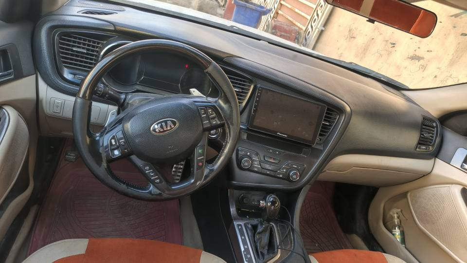 اوبتما ٢٠١٣خليجي رقم اربيل قديم السياره بس بنيدهه طاير وبيه طعجات كلش بصيطه السياره فول عدا البنيرما بصه تحكم استيرن كامل شفتات ستيرن السياره بسم شركه فيصل عزيز  السعر ١١٥   الاتصال ***********
