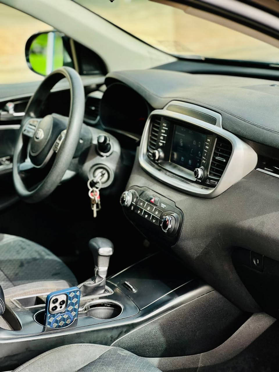 السلام عليكم رمضان كريم علا الجميع 
كيه سورنتو موديل 2019 بسمي مكينه وكير كفاله مكينه 4 تخم تاير حداديه تبريد جاهزة السعر 180 السونار ويا المنشور مكاني الناصريه المركز *********** ناصرية, ذي قار
