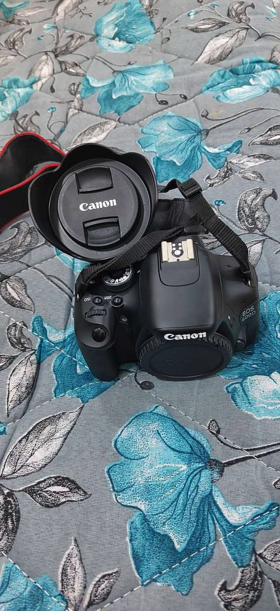 السلام عليكم عدي كامره كانون 600D جديده بويه بحدود ال300 صوره او اقل ماخذين بيه توصيل ما عدي بكاني بالحله سعره 450 الف هذه رقمي بي وتساب هم ***********
