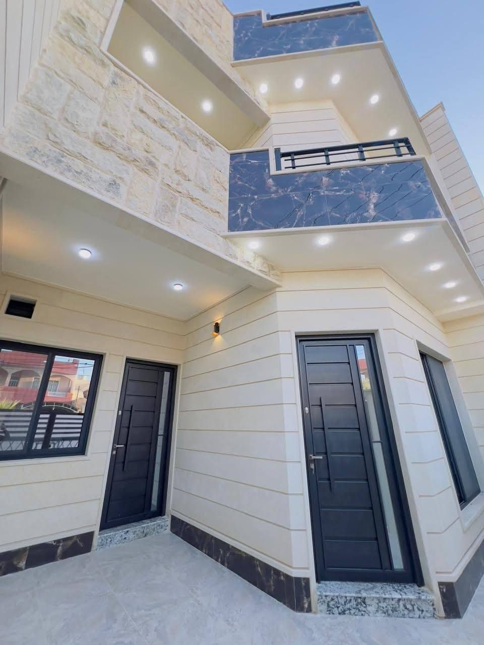 التهاني للعقارات 

🏠 🏠دار للبيع 🏠🏠

بناء حديث  استلام فوري 

بناء فول مرتب

📍الموقع حي الميثاق شارع مدرسة مكة

طابقين

4غرف نؤم 

صحيات بالطابقين
 

المساحة150

الواجه 7 ونص

↕️مكون من طابقين

✅سعر الدار عبر الهاتف 

مكتب التهاني للعقارات سايدين الميثاق مجاور شركة الحافظ 

👤فيس بوك #مكتب التهاني للعقارات

☎️ كورك ***********

☎️اسيا‏ ***********‏
