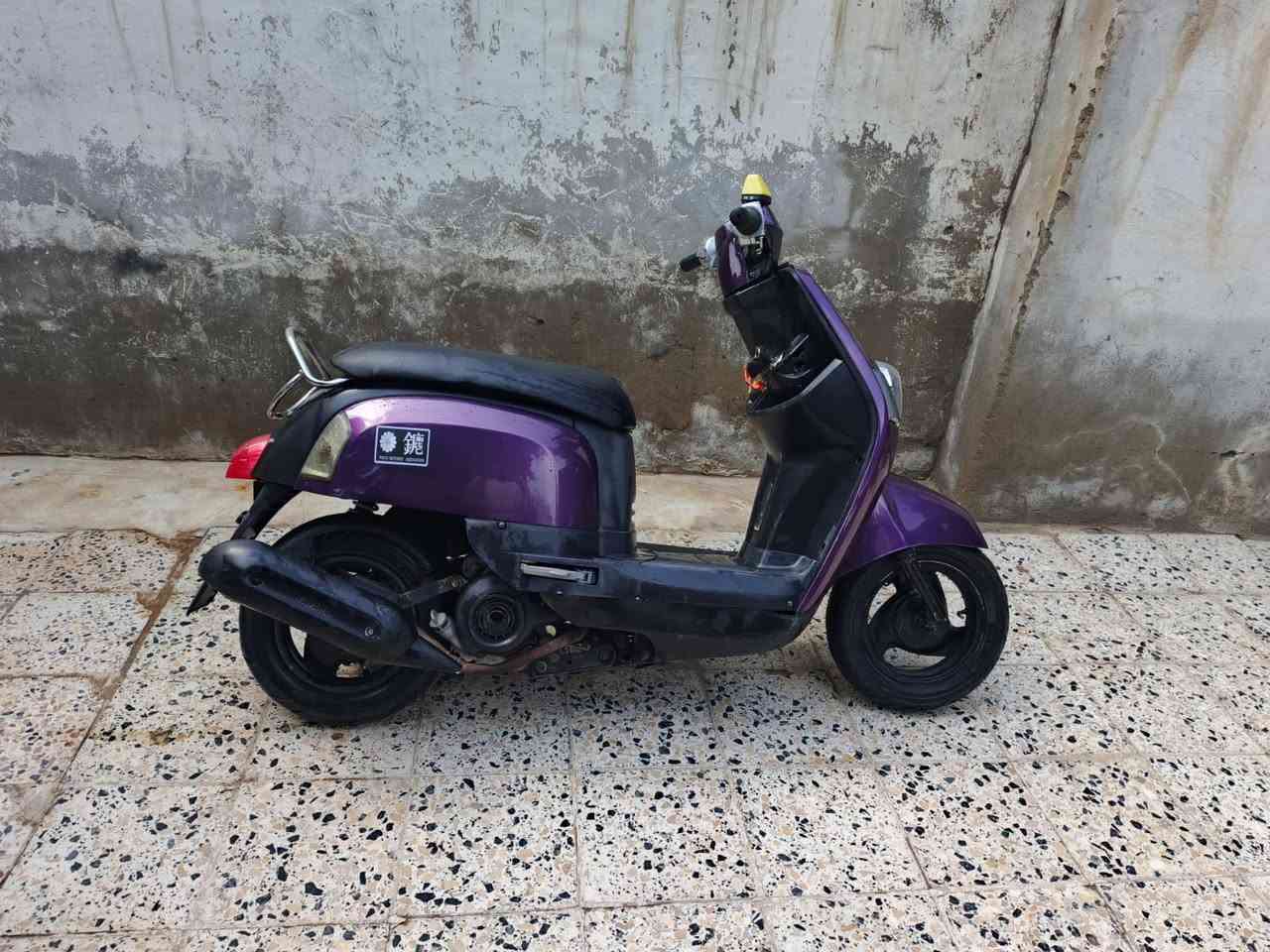 سلام عليكم بوليس نضيفه بشكل سلف هندر كهربيات كله شغالهدراجه رنبه ربع ماذب عليه دراجه ختم واحد كله بلاد من التاير التاير دواجه نضيفه بشكل السعر خاص والستفسار رقم ***********
