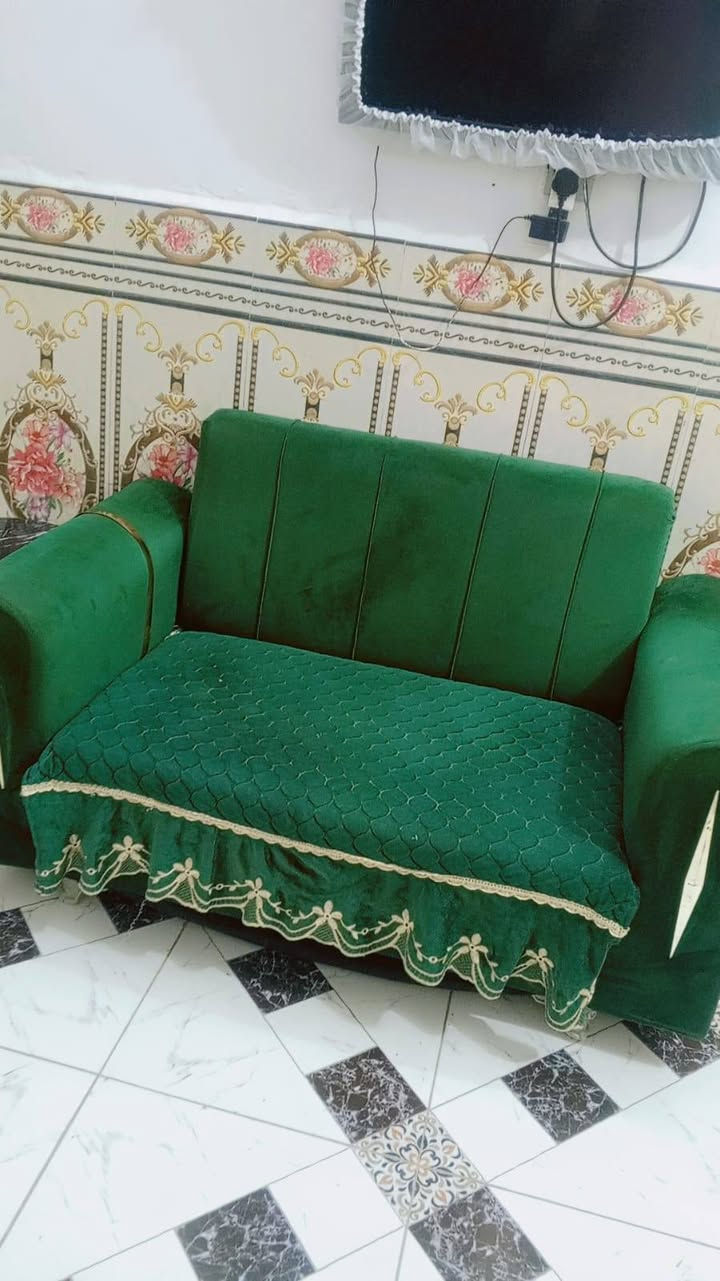 تخم للبيع بيه ضرر من وره بس يصلح يردونه 250وبيه مجال الشراي العنوان تضحيه بشارع العياده


**إذا كنت صاحب هذا الإعلان وتريد حذفه لأي سبب، رجاءا أرسل رسالة إلى الدعم الفني**