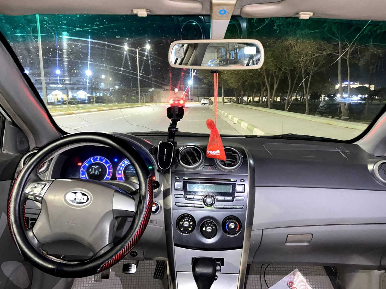 Byd 2013
گێڕو مەکینەی کرۆلا 

چوار جام کارەبا 

سەنەوی لە گەڵە 
گێڕە کەی لە وەستانە  تۆزێک درنگ بەدلێ دەکات 
27 گەڵا

کەلار . ژ.م ***********
