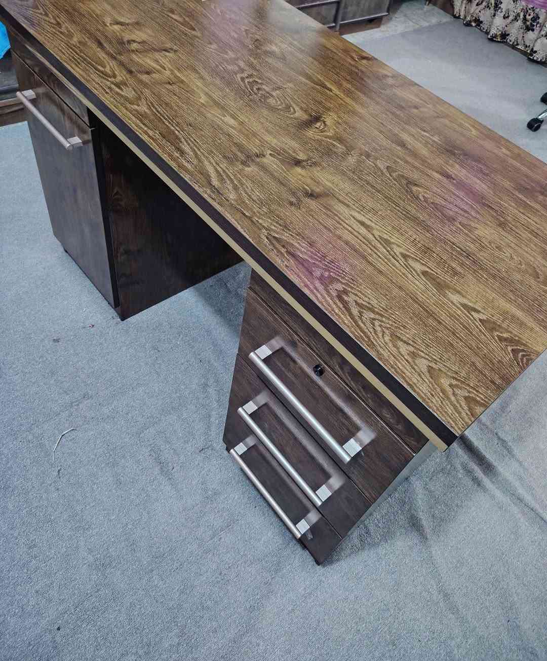 السلام عليكم
كرسي وميز للبيع
 جدد ستوني مشتريهن
السعر 210
مكاني النجف 
*********** النجف, العراق
