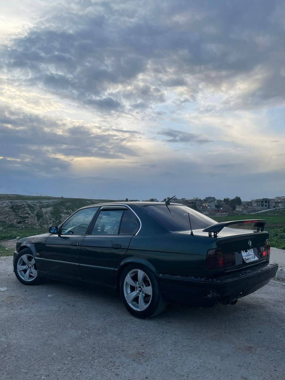 BMW..1990.. حجم 535
سياره جاهزه كلشي كير محرك تبريد تدفئه كهربائيات تهم جديد دبلات 
سعر السياره 50 ورقة مجال عليها غرامات 8 ورقات ... الرقم ***********
***********
