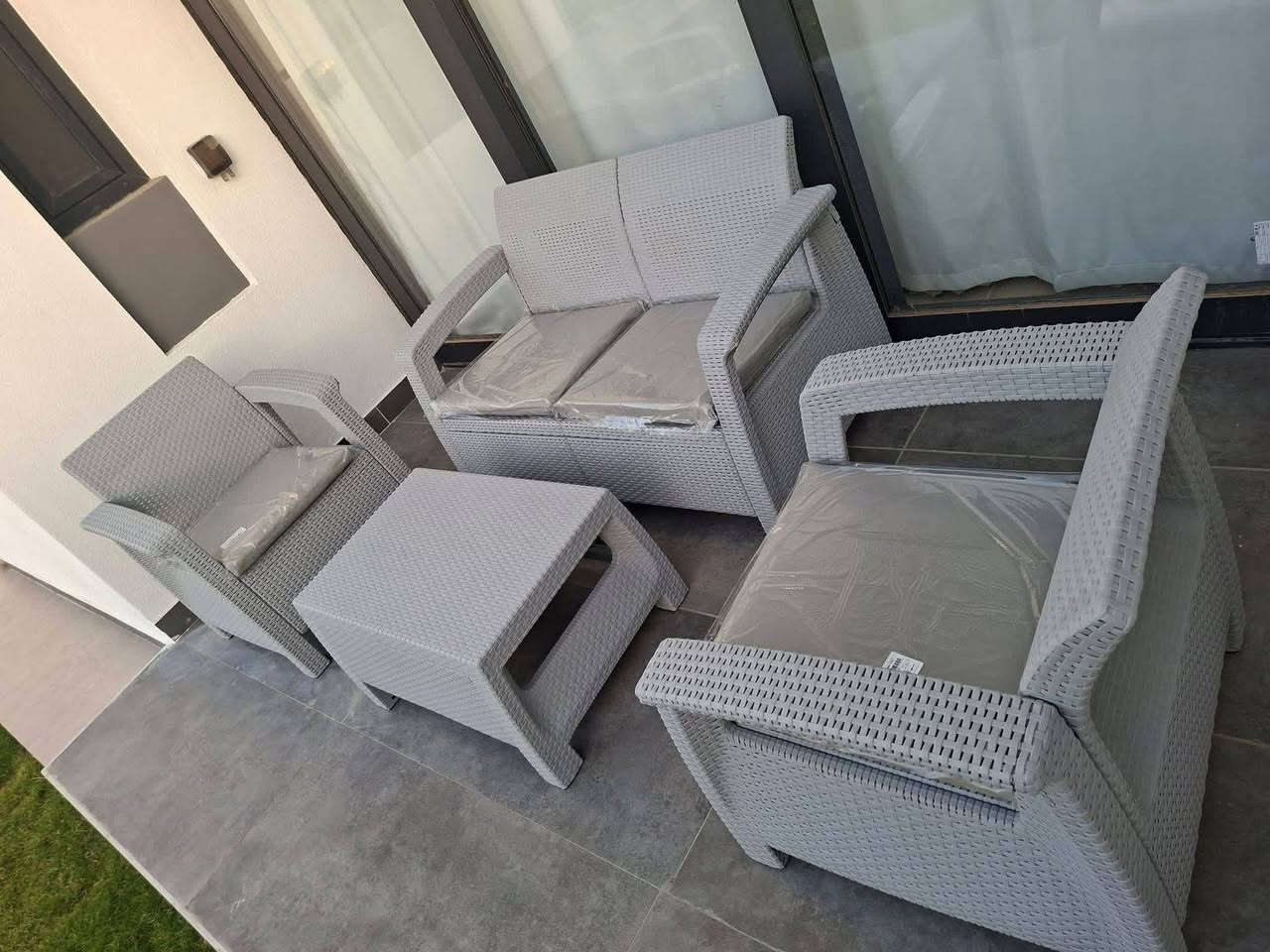 "حوّل حديقتك لمكان راحة 🌿
جلسات حدائق عصرية 👌
 مظلات شمسية تحميك من الحر ☀️
كراسي مسبح هزاز🏊‍♂️
جودة عالية وتصاميم فاخره تصاميم تناسب كل الأذواق
احجز الآن وخلي حديقتك تصير أحلى مكان بالبيت 
مستعدون لتجهيز كافة المطاعم والكوفيات والمزارع بأجمل الموديلات🔥🌈
*********** ☎️
يوجد خدمة توصيل لجميع المحافظات🛻

