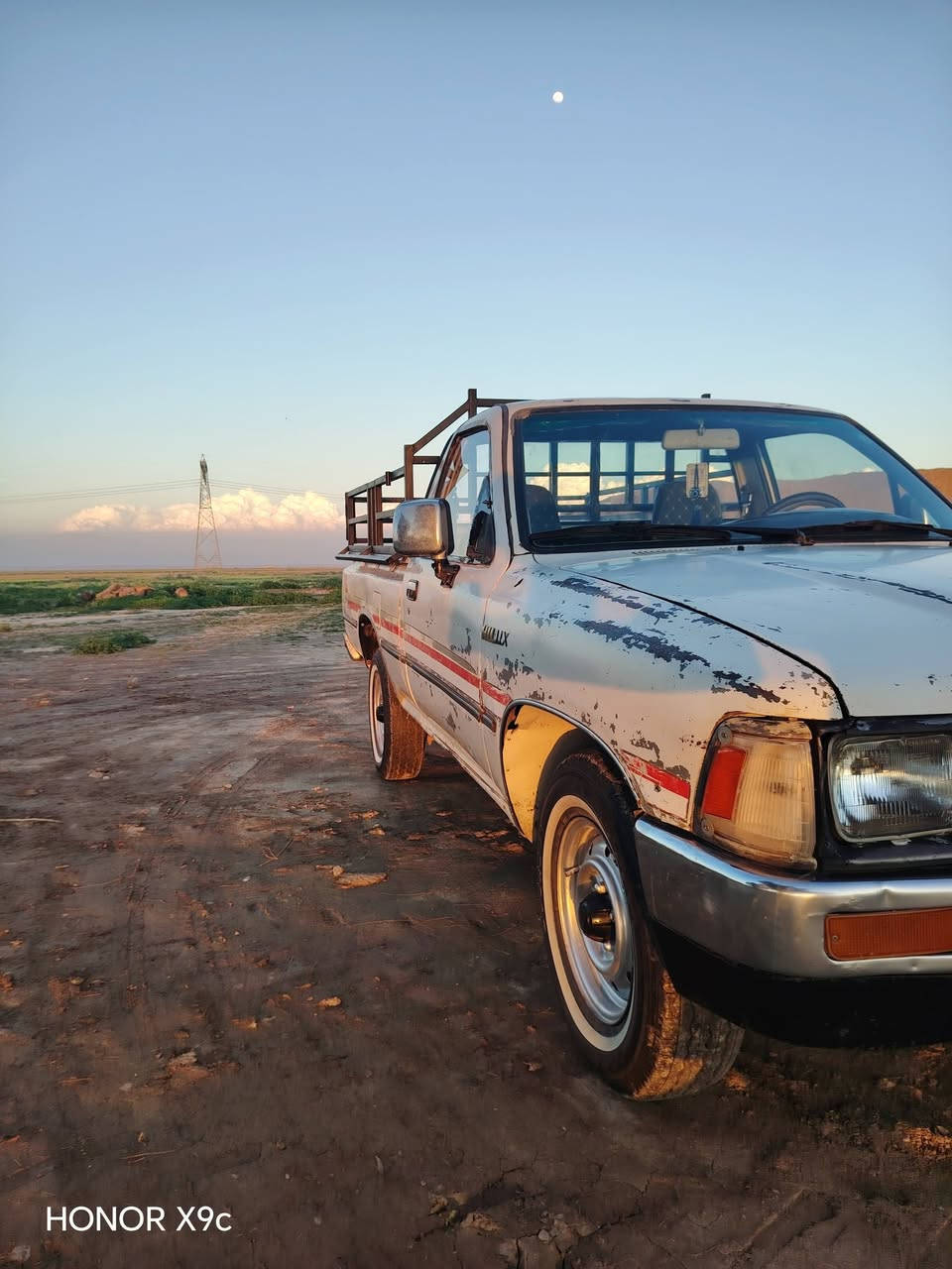 السلام وعليكم بيكم للبيع موديل 1989 محسن كلها بلاديه وضع شركه محرك كير شاصي كله مكفول كهربايات كلها شغاله تخم تاير جديد سياره جاهزه ما بيها اي نقص المكان ديالئ والشراي يدلل *********** 🌹🌹
