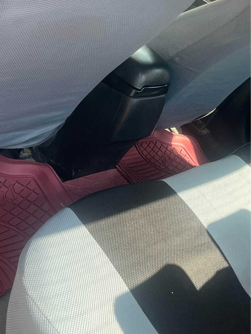 النترا15 امريكي حادثها حوض وقبق جنطه وبالعراق بنيد وجاملغ ونصبغت الباب ويا للجماليه 
مكينه1800 دوش
كير مكينه مكفولات 
3 انضمه قياده 
شاشه كامر ه
كروز سرعه
تحكم جهتين 
بيها نقوصات صدر امامي تعبان
درايم شفت بي صوت 
تخم تاير جديد
باتري جديد
كلشي شغال بيها ونضيف 
95وبيها مجال للشراي
رقم وهزه جديد بغداد باسمي  
*********** بغداد, العراق
