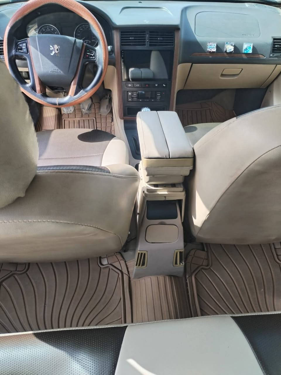 السلام عليكم سياره بيجو موديل 2021 سياره زيرو رقم انجليزي سياره جديده سياره معروضه ب 80 بيها مجال الاستفسار على هذا الرقم***********
