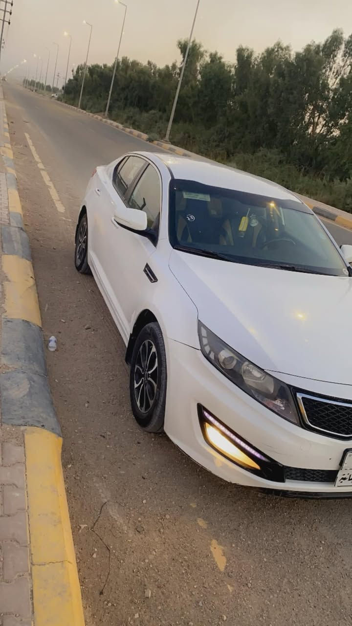 السلام عليكم للبيع كيا اوبتيما مديل ١٣ خليجي مكفول كفاله عامه بس حالوب خفيف بيها  2400 دوش  السياره جديده حيل وجاهزه واي نقص مابيه كير مكينه مكفولات حداديه تخم تاير تبريد ثلج السعر 130 لاستفسار اكثر لاتصال على الرقم ***********مكان السيارة واسط
