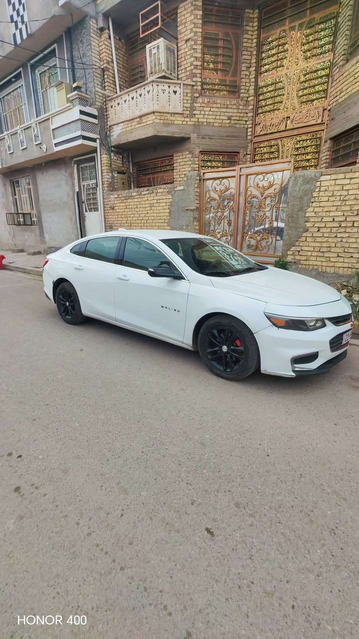 ماليبو ٢٠١٨ LT للبيع
رقمها : اربيل باسمي هزة لحد شهر الثالث سنوية ٢٠٣٠
ماشية : راح توصل ١٨٧ الف كيلو 
سيارة حادث امريكا : خلفي بدون ايرباك يعني ايرباكاتها كلها سليمة  
وبيها حادث بالعراق  بالجاملغ اليمنى  ومبدل بلادي نفس اللون
بيها سونار موجود اللي يحب يدخل خاص 
تخم تاير : جديد ١٠٠٪
صدر خلفي : جديد ١٠٠٪
صدر امامي : ٩٠ ٪
عبوة فيت بم وفيت بم قبل شهر شديتها مع العلم عبوتها مبيها شي موجودة هم يعني عبوة وياها 
نجي للملاحظات... 
اولا السيارة وكفت المروحة مالها وبدلت مروحة ما اشتغلت جبتلها تفصيخ 
وما وديتها لاحد 
الشغلة اللخ كمبريسر تبريد لاطش 
محرك بلادي ظفيرة بلادية ممفتوح 
كير بلادي ممفتوح 
سيارة نظيفة 
ومال بيت 
السعر ١٠٠ ورقة وبيها مجال بسيط 
*********** بيه واتساب 
ملاحظة ذكرت كلشي سيارة شغالة بس المروحة واكفة 
مكانها بغداد الحسينية
