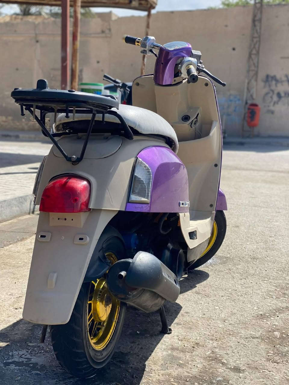 دراجة بوليس للبيع كفالة عامة من المكينة كفرات بلادي و مشدود عليه غراض رياضية وسعر 650 وبيهة مجال
ارقام ***********/***********
