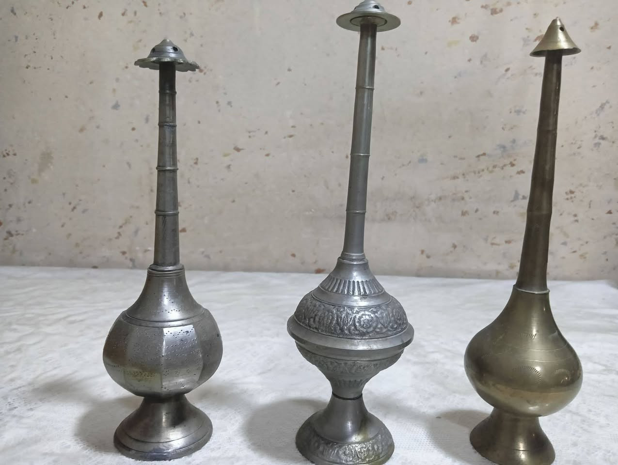 6 اكوابا الاصليات مابيهم اي عيب ب12
ومواعين كرستال عدد 3 بسعر 20

ومرشات مال ماء ورد ب45
وفناجين عدد 5 مع القوري والشكردان كاملين الاصليات مال قبل بسعر 18


**إذا كنت صاحب هذا الإعلان وتريد حذفه لأي سبب، رجاءا أرسل رسالة إلى الدعم الفني**