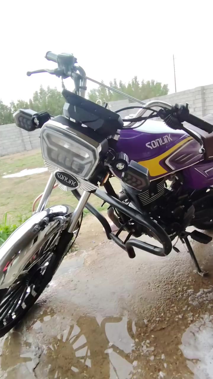 سلام عليكم دراجه سافان موديل 2025 للبيع دراجه كفاله عامه بعده وضع شركه دراجه جديدة كهربايات كله شغاله اوراق بغداد مكان الدراجه واسط العزيزيه راقمي ***********  وجوه سوكه
