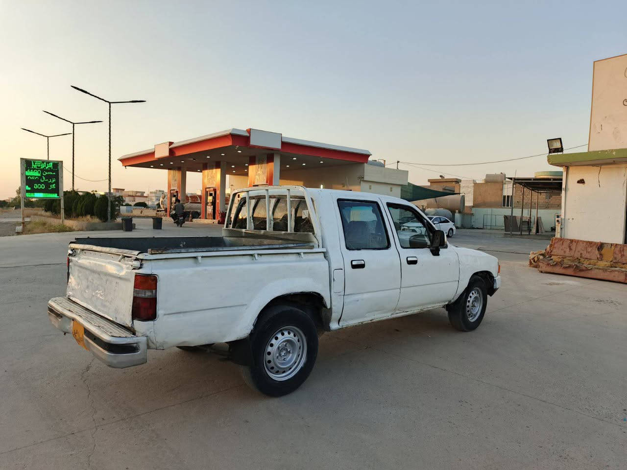 تويتان پيكاب مؤديل 90 گير مه كينه به شرت
مالي كه سابت  سه نه واي بو سه نه واي كي ونه بو 
بي دعم بي له دراو نرخ 16ماعامه له ناو نيشان جمجمال 
***********ئاسيا***********
