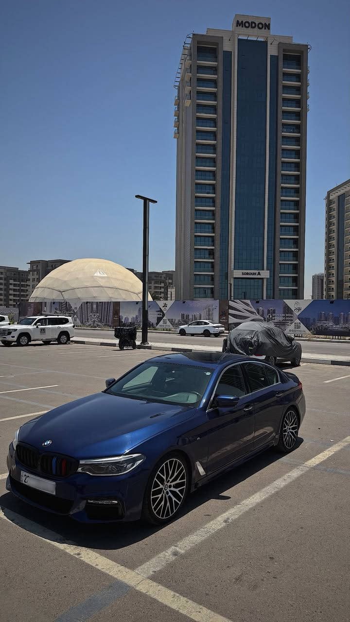 السلام عليكم .. ♥️
BMW 530i وكالة العروش كلين تايتل 
2017
M-Package بلاد من الوكالة

- محرك السيارة 

2.0 TWIN POWER TURBO 🔥

- مواصفات السيارة 

فتحة سقف 

5 بردات 

4 ابواب شفط 

كاميرات 360 درجة 

حساسات امامي + خلفي 

فول تحكم ستيران + ستيرن كاربون الياف + rpm 

نظام اوتو هولد ( AUTO HOLD)

كراسي كهرباء + خزن 

وباقي المواصفات معروفة 

السيارة جاهزة بدون أي نقص 

واحلى من الصور 

+ ( بصمتين وبصمة شاشة تحكم كامل بالسيارة من خلال البصمة ) 

- مكان السيارة : بغداد / الرصافة الثانية / المشتل 

للأستسفار ( *********** / *********** )
