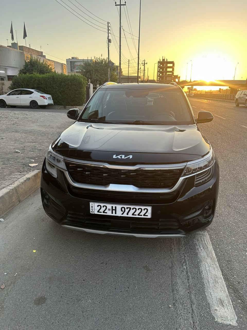 كيا سليتوز موديل 2022 فول مواصفات
ماشيه 76 الف كيلو 
حادث بس بنيد بدون دواخل 
بدون ايرباك
سعر 165 قفل 
لون اسود 
مواصفات
*بصمه تشغيل
* بصمه بيبان
*فتحه سقف
* تبريد قطعتين
* تدفئه كشنات
* شاحن وايرليس
*اشاره بلمري
*ويل كاب
* لد نهاري
العنوان اربيل خلف مجدي مول 
*********** واتساب + اتصال
