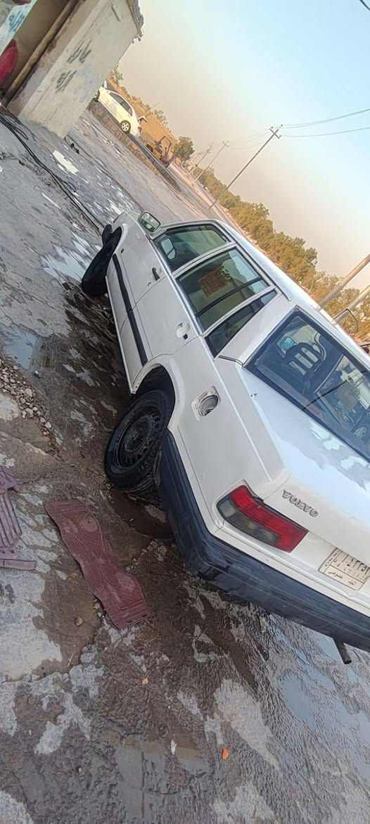فالفو موديل 90 كير محرك كفاله اوتماتيك السياره جاهزه بدون تحويل مالكها بل كوفه ماواصله السعر 17وبيها مجال مكاني نجف‏‪***********‬‏
