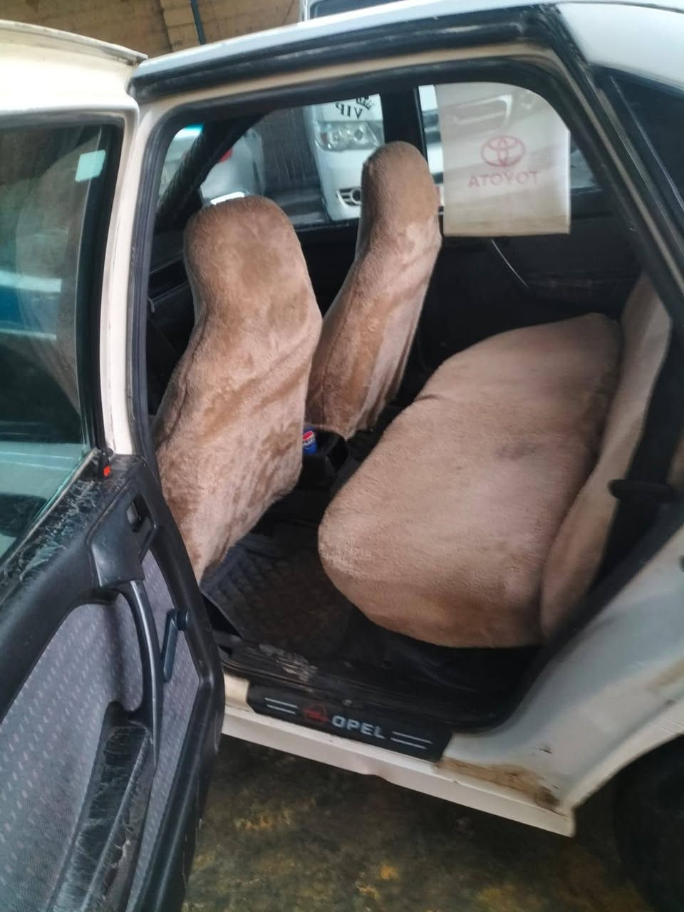 اوبل فكتره موديل 92 رقم أربيل بسمي ثاني يوم تحويل سياره خير من الله مابيه نقص قليل محرك نسيان كله شغاله مكان سليمانيه *********** سعر 40 وبيه مجال
