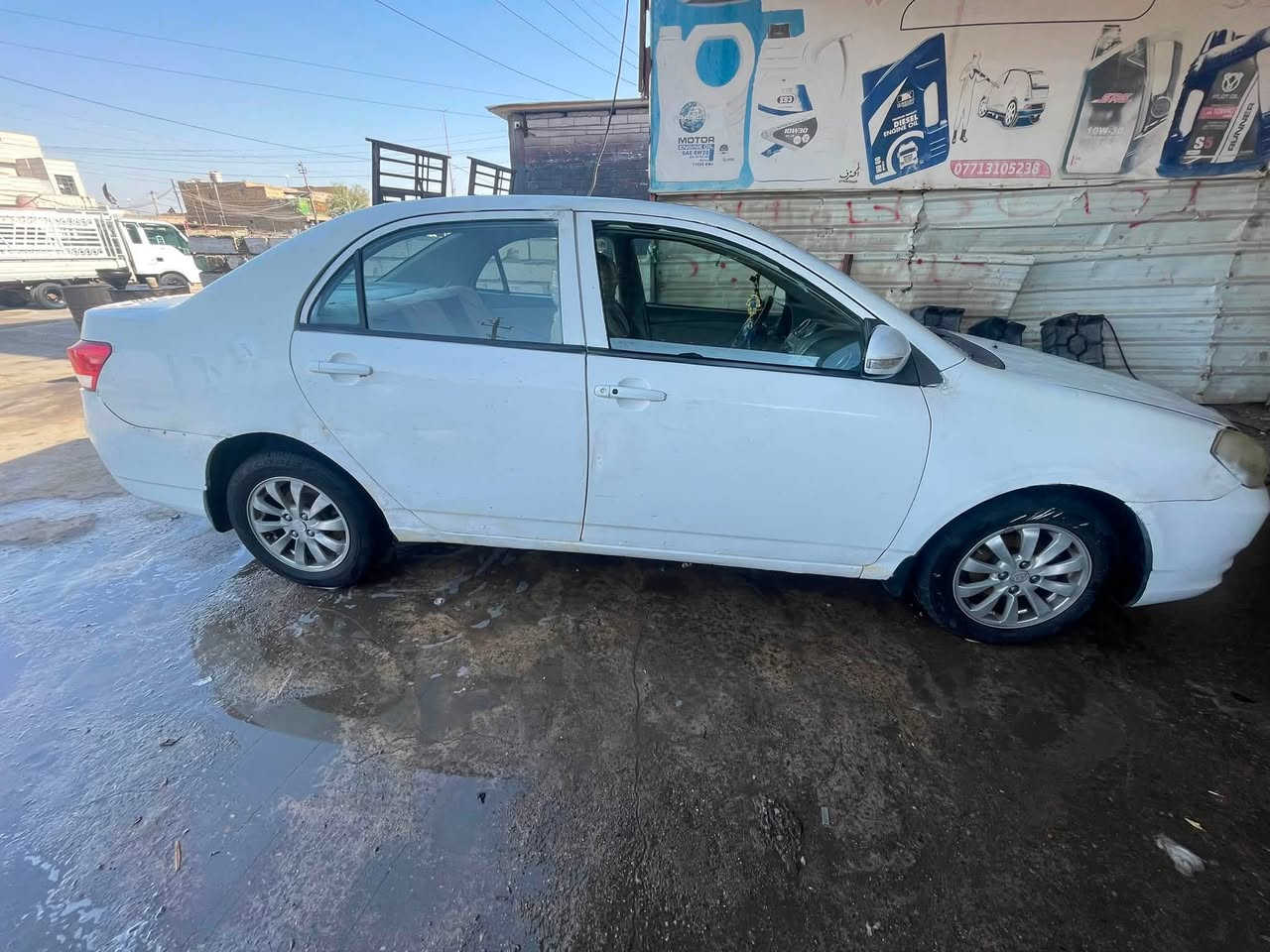 سلام عليكم بي واي دي  موديل 2013  3G  اوتو محرك بلاد لا تنقيص ولا تبخير الكير   من تكض بريك تصير عته  كالو مشكلة بالكير بس هيه وين ما تريد امشي بيه طبيعي  والعته مو دائماً تصير مرات يعني كشرهه   شوف العين يرادله ترتيب  تبريد عاطل ماعرف شنو بي امانة الله كهربائيات كلهه شغاله فتحه سقف شغاله   مكاني ميسان العمارة رقمهه ميسان راعيهه موجود بالعماره  سنوية لل27   عليهه غرامة 500الف يطيحن من سعرهه 36 ورقه  وبيهه مجال رقم***********
