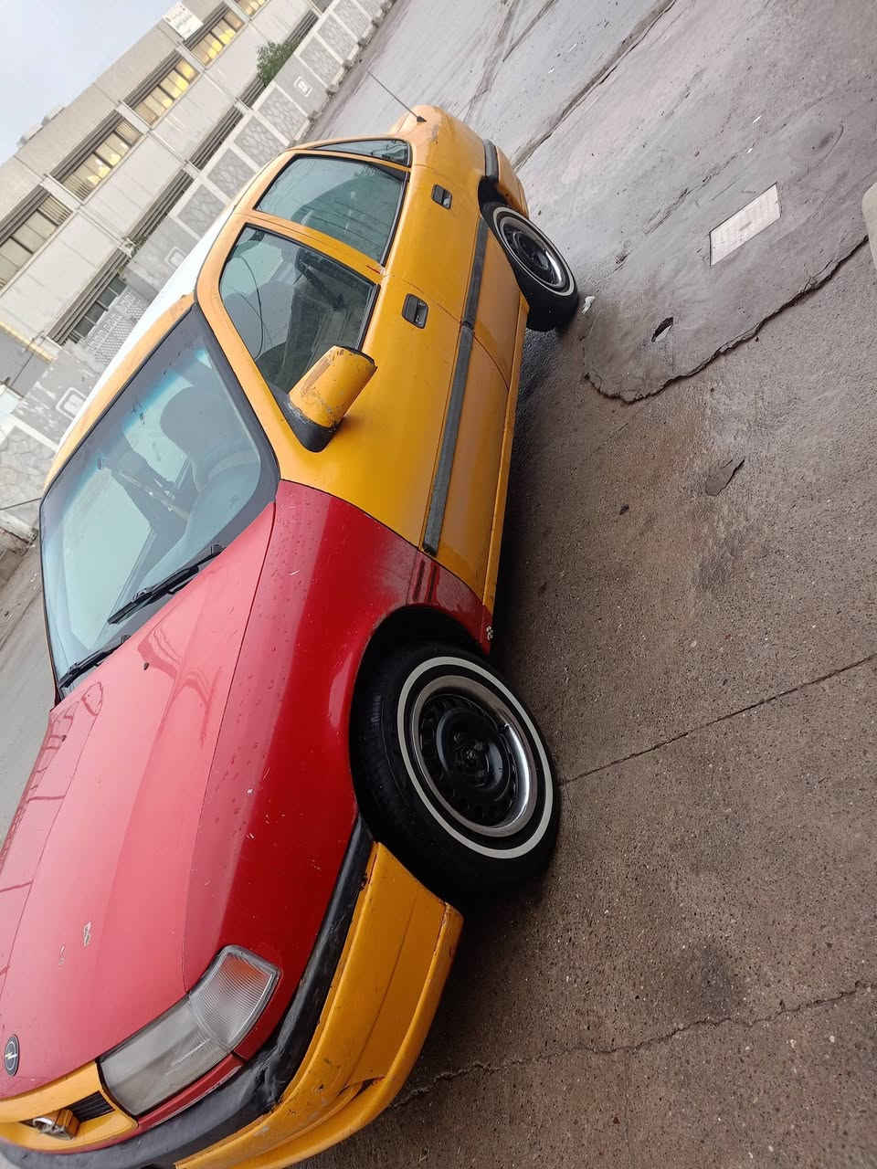 فكتره اوبل موديل 1993حجم 18 بطاقه بانزين كهربائية كلها شقاله أربع تايرات لوك جديد صدر سنويه عضم عاج 
نقابه صفر شرط الوكاله والتحويل سياره خير من الله بوجهك ع شارع بس نقصها صبق مكان كركوك واحد حزيران السعر 30 وبيه مجال حك الجيه والمايعجبه المنشور يعبره وتحياتي لجميع رقم الهاتف ***********
