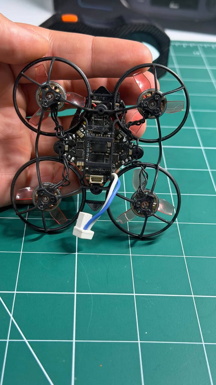 درون FPV  AIR65 عليها محركات من شركة GERRC  1002 18000KV  نظام ELRS2.4  سعرها 125 الف فقط درون بدون اي ملحقات


**إذا كنت صاحب هذا الإعلان وتريد حذفه لأي سبب، رجاءا أرسل رسالة إلى الدعم الفني**