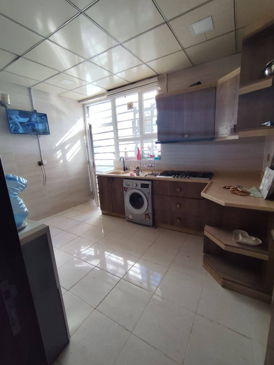 { بيت البيع  }
اربيل▫️ مجمع  ژيان ستي

خلف مدينة العاب مجدي لاند 
 غرف 3 نوم▪️صاله ومطبخ وحمام _كراج

 24 ساعة كهرباء وماء 
سند طابو يتسجل 
➖مساحة 200متر
سعار مناسب 
للاستفسار تعال خاص الواتساب
***********
