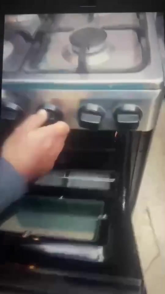 يالله مكلفه بلنشر غراض للبيع زوليه كاشان مامستعمله بس على كد القياس ب٣٠٠كراسي زان مع ميز طعام نفس الصوره كامل موصفات ب٥٢٥ جربايه نفر مع الدوشك اصلا مامستعمله  ب١٢٥ طباخ شغال نظيف جدا ب١٤٠ وكلهن بيهن مجال المراسله على الخاص


**إذا كنت صاحب هذا الإعلان وتريد حذفه لأي سبب، رجاءا أرسل رسالة إلى الدعم الفني**