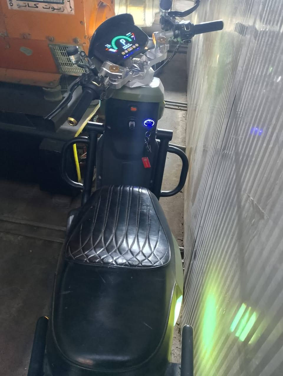 سلام عليكم دراجه شحن للبيع ملف 3000 مزوده من الشركه 
6 بطاريات اشاره يمنه يسره دبل اشاره الدراجه اربع سرع لايت LD عالي ناصي بريك دهن الشحنه الوحده تمشيك 50 كيلو يعني دراجه حلوه ونظيفه سعره (مليون وبيه مجال) موجود خاص


**إذا كنت صاحب هذا الإعلان وتريد حذفه لأي سبب، رجاءا أرسل رسالة إلى الدعم الفني**