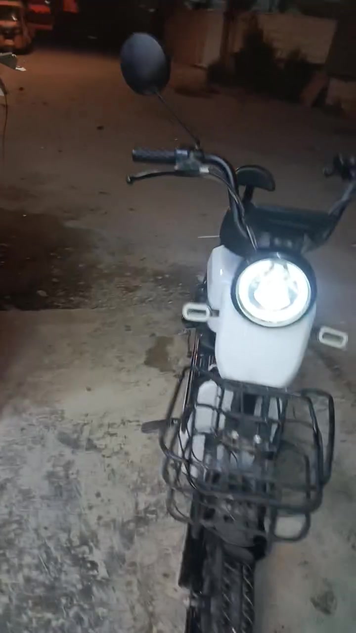 مره خصت لادمن
دراجه شحن حجم 20للبيع كامله مكمله شرح بل فيديو دراجه عوزها سله بس غير شي كلشي مابيها كامله سعر 300وبيها مجال حك الجيه 
***********واتساب فقط
