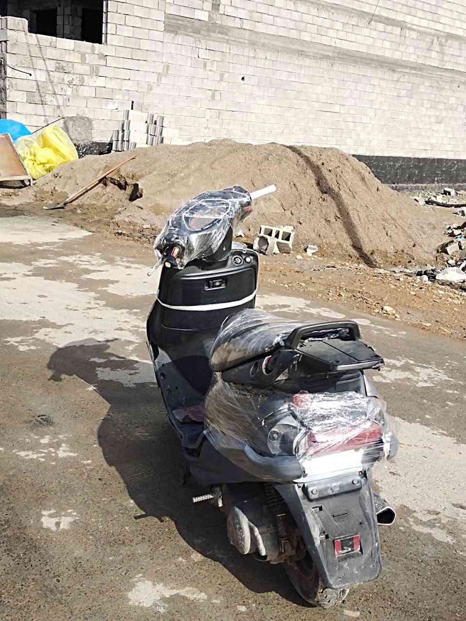 السلام عليكم دراجه فراشه 140 يباني يرادلها ترتيبات بسيطه محركه خير من الله شلعه حلوا الشراي يجي خاص او يتتصل ***********
