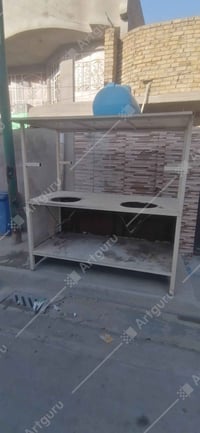ميز للبيع مرتب ونضيف جدا 250 الف سعره مكاني العبيدي 07776690503