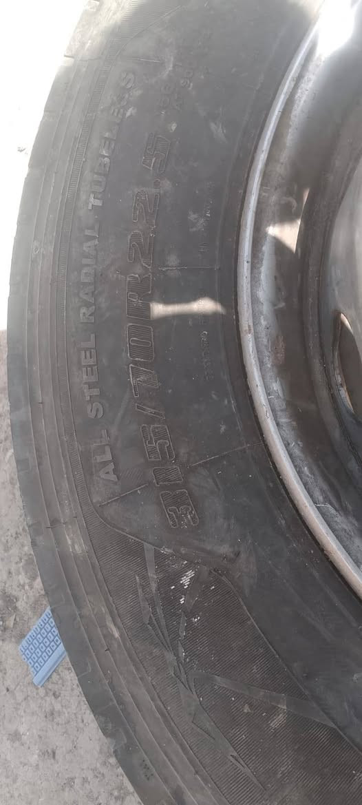 تاير كامل هو او وايله اقياس 22 هذا رقم راعيه ***********مكان ناصريه على طريق البصر العادي
