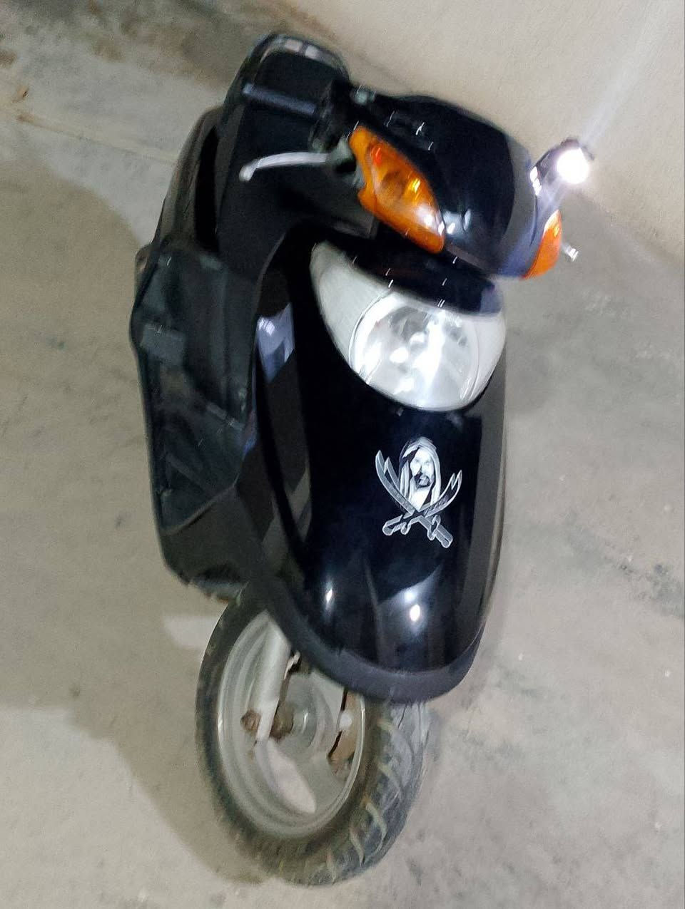 دراجة سبيسي ماليزي للبيع
دراجه نظيفه محرك نظيف شرط الفحص تايرت صار سبوع من شادهن دراجه خير من الله كابريتر جديد 
كلها شغاله سلف هندر باتري صار اقل السبوع من شديته 
غير متواجد ع الفيس رقم ***********
السعر 300
