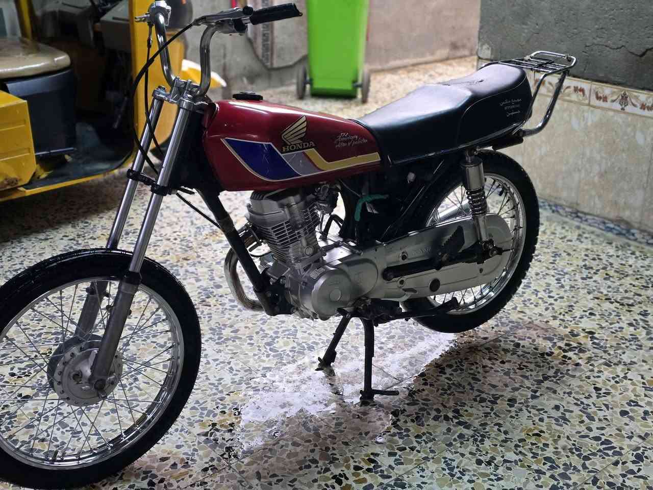 سلام عليكم ايراني بدون  تعمير كله جديد   سعر 650 وبيه مجال بسيط الشراي
***********
