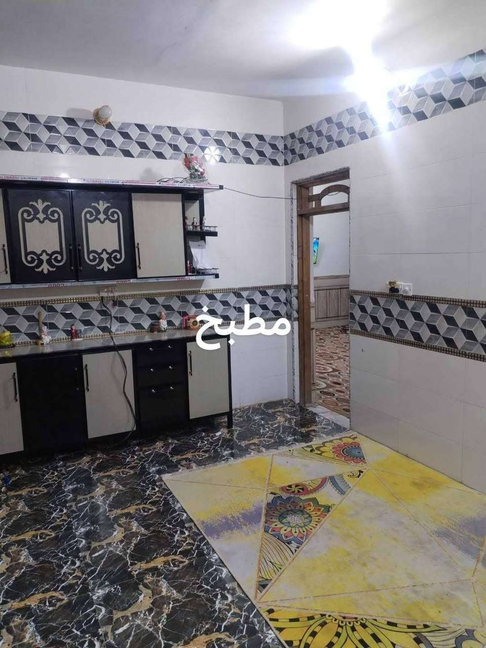 بيت للبيع مساحه ٢٥٠ متر حي حسن العسكرية دونم لازم ساعدي قرب مدرسه الحشد ***********
