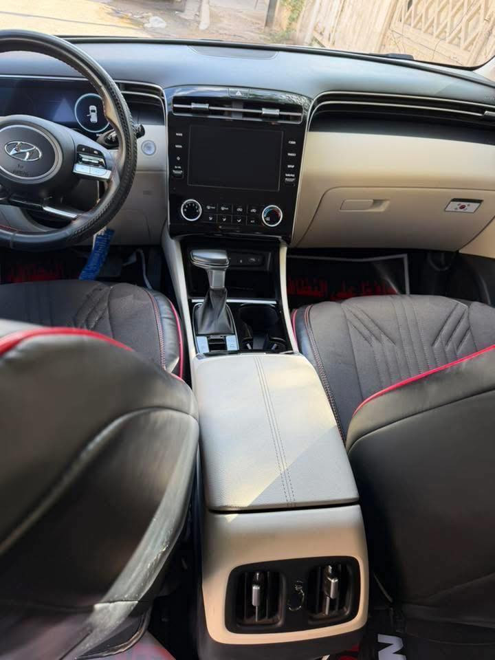 السلام عليكم توكسان خليجي 23 ماشيه 33 الف سياره ماناقصها شي عدا بارد بسيط موضح بقبغ الجنطه السعر 205 استفسار ***********
